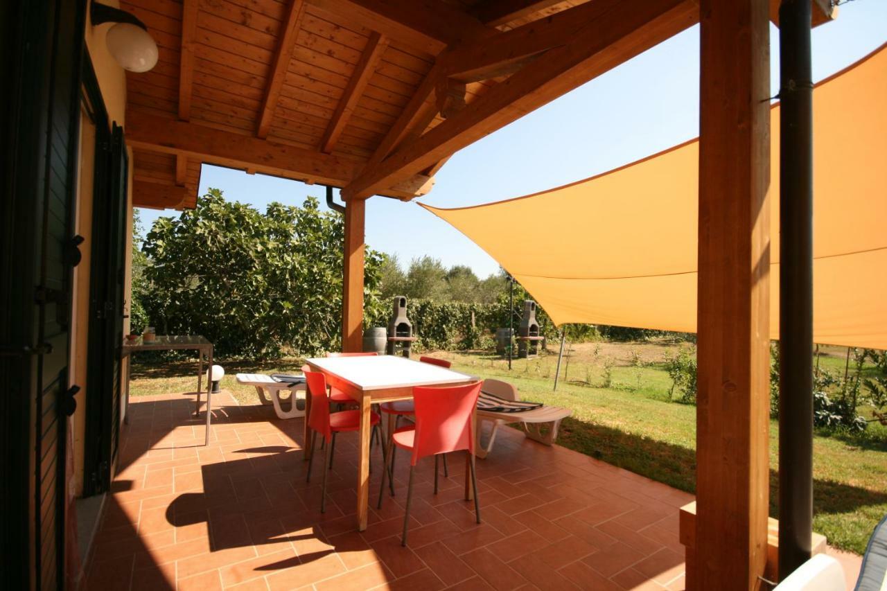 Due Casette Con Piscina Castagneto Carducci Exterior photo